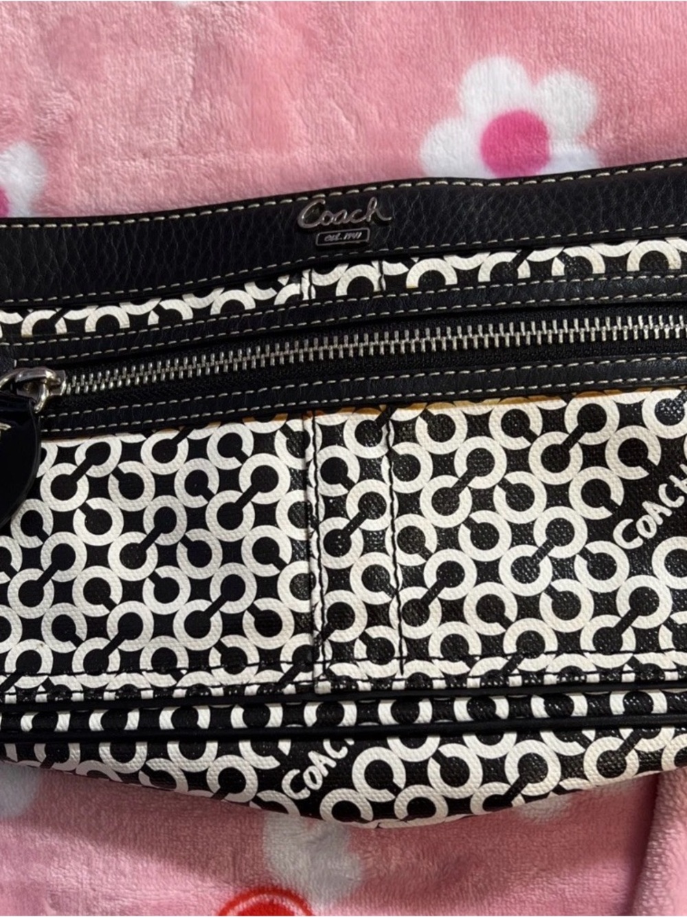 RARE!! Coach Penelope Signature Op Art Clutch Black/White 2008 Collection